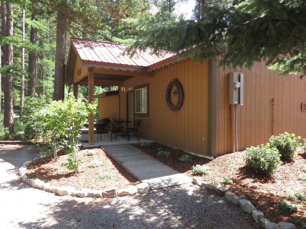Lodge Historic Tamarack And Cabins Hungry Horse